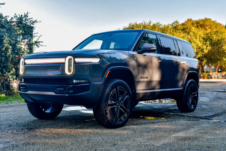 Rivian R1S Quad Motor 2026: ein SUV für 124.490 $, der beeindruckt