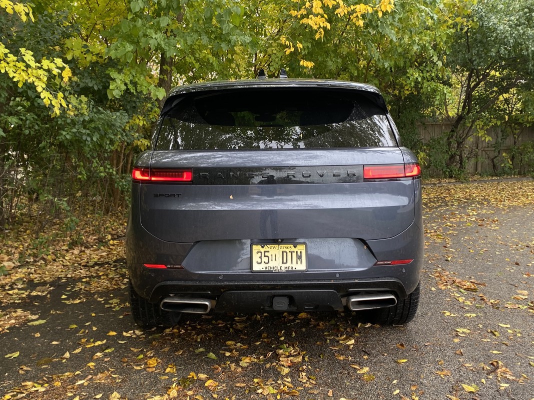 Heckansicht des Range Rover Sport