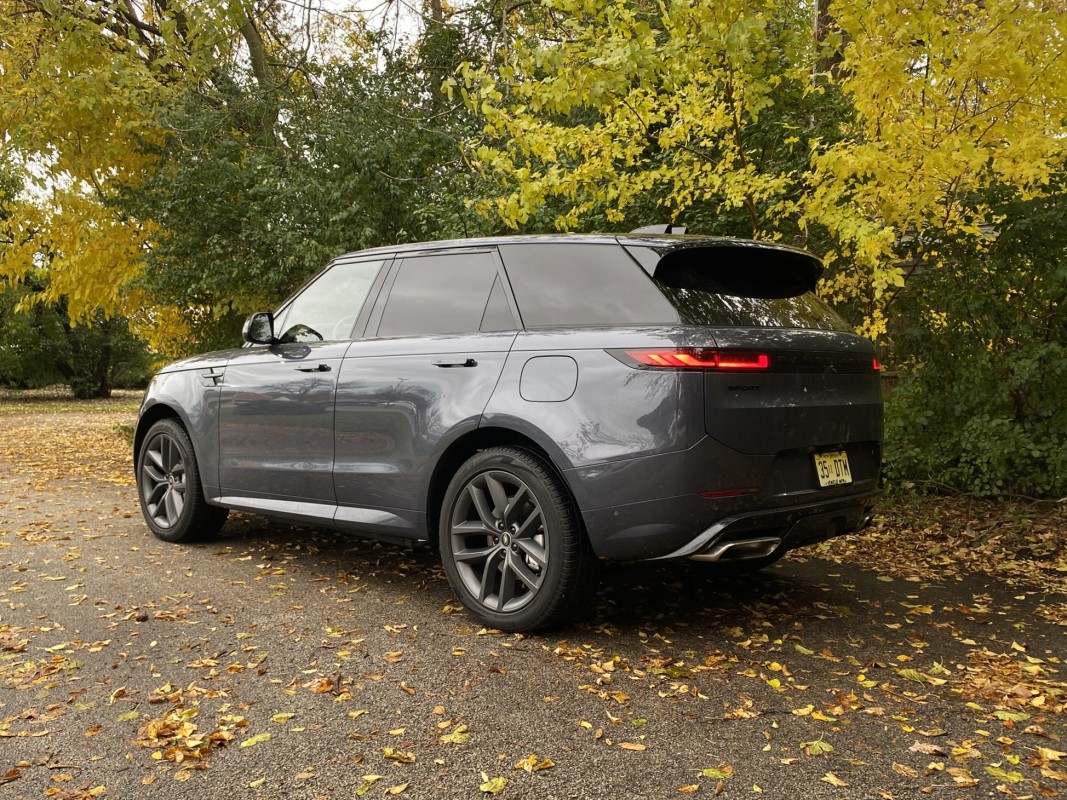 Fahrt des Range Rover Sport PHEV
