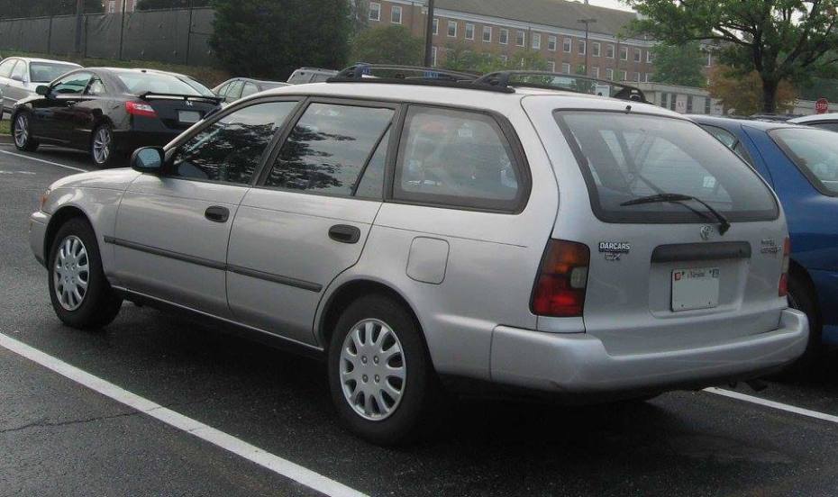 Die Toyota Corolla der 90er Jahre: Geschichten von Zuverlässigkeit und Missgeschicken