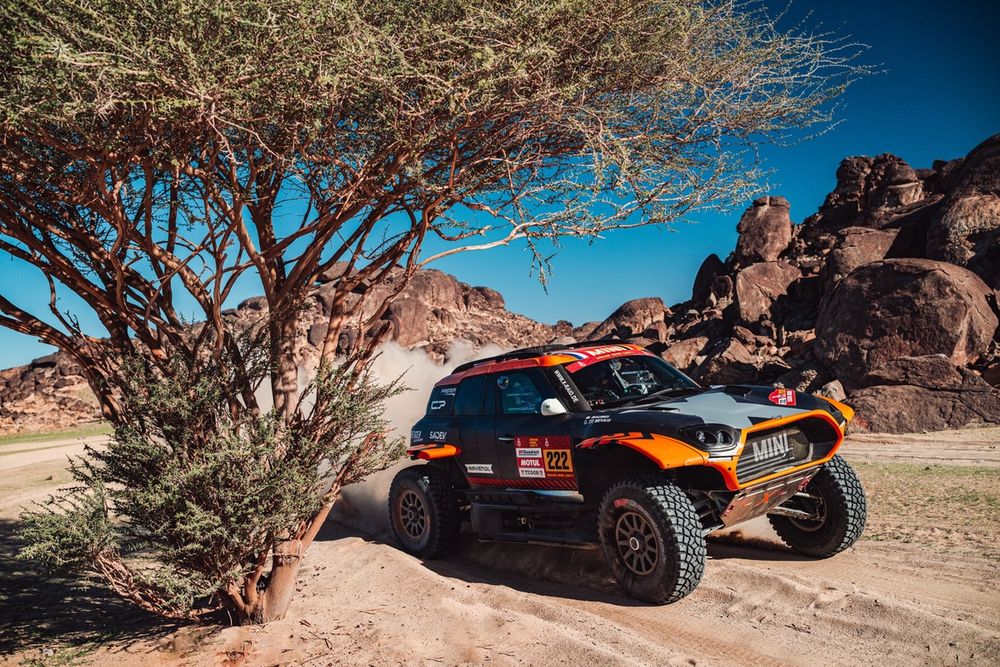 Baumel und De Mévius haben das Cockpit des Mini X-Raid wiedergefunden.