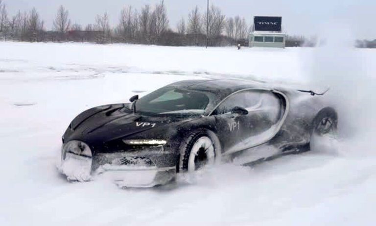 Die Bugatti Tourbillon: ein Prototyp, der auf Schnee Funken schlägt.