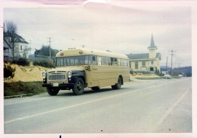 Erinnerungen auf Rädern: Die Odyssee eines umgebauten Schulbusses