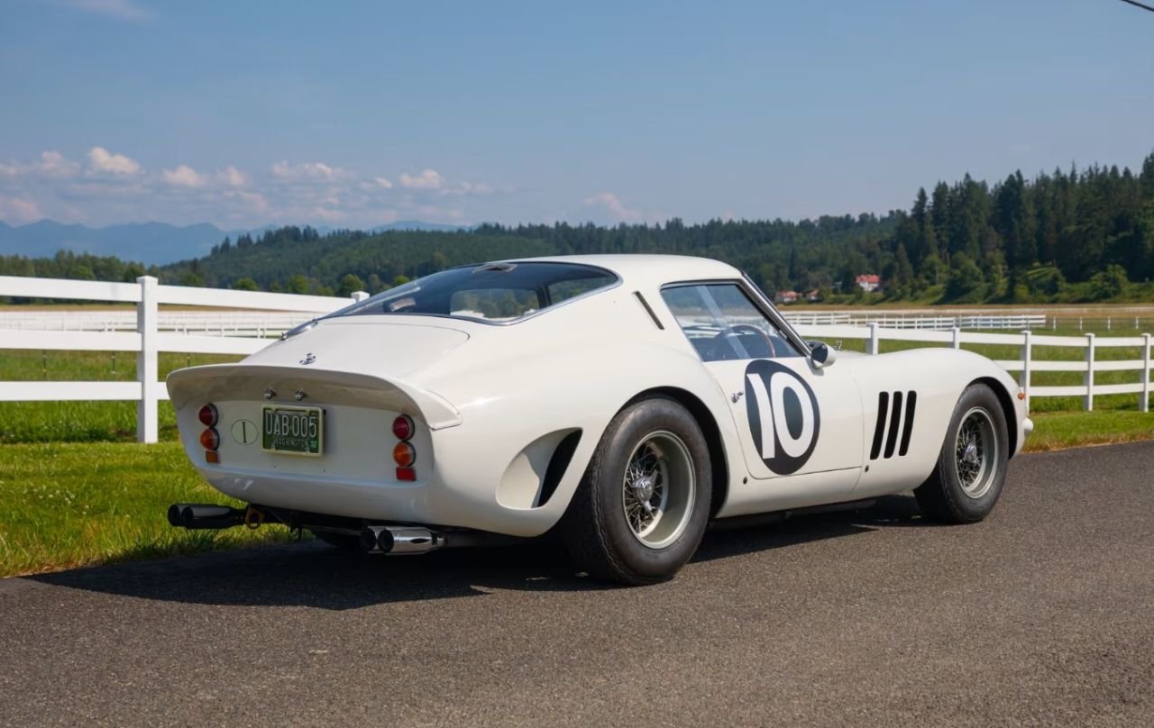 Ferrari 250 GTO Auktion erzielt 38,5 Millionen Dollar, bleibt hinter dem Rekord von 2018 zur&uuml;ck.