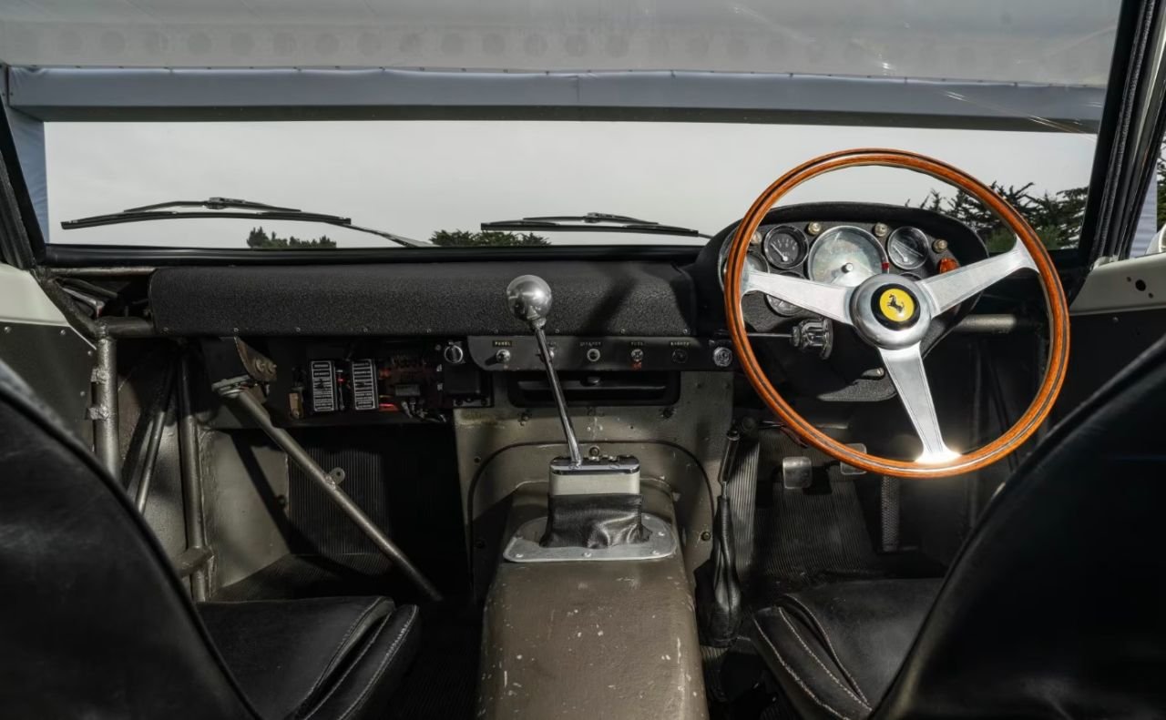 Ferrari 250 GTO Auktion erzielt 38,5 Millionen Dollar, bleibt hinter dem Rekord von 2018 zur&uuml;ck.