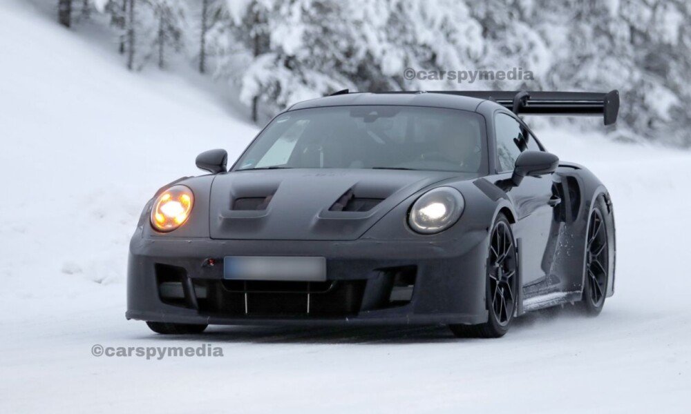 Porsche 911 GT3 RS Facelift (992.2) im verschneiten Zustand gesichtet