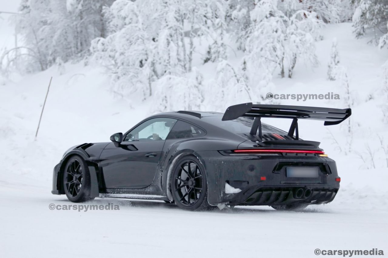 Porsche 911 GT3 RS Facelift (992.2) im verschneiten Zustand gesichtet