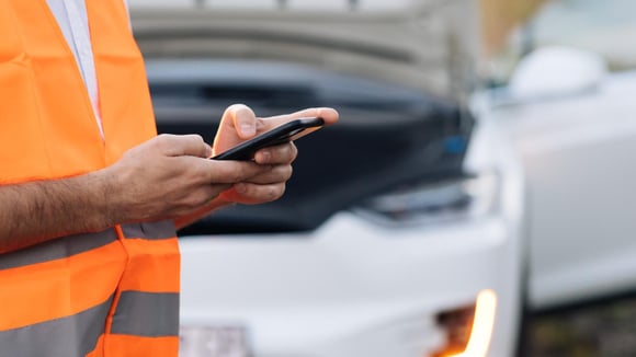 Versicherungsbetrug im Automobilsektor: KI befeuert eine neue Welle der Täuschung