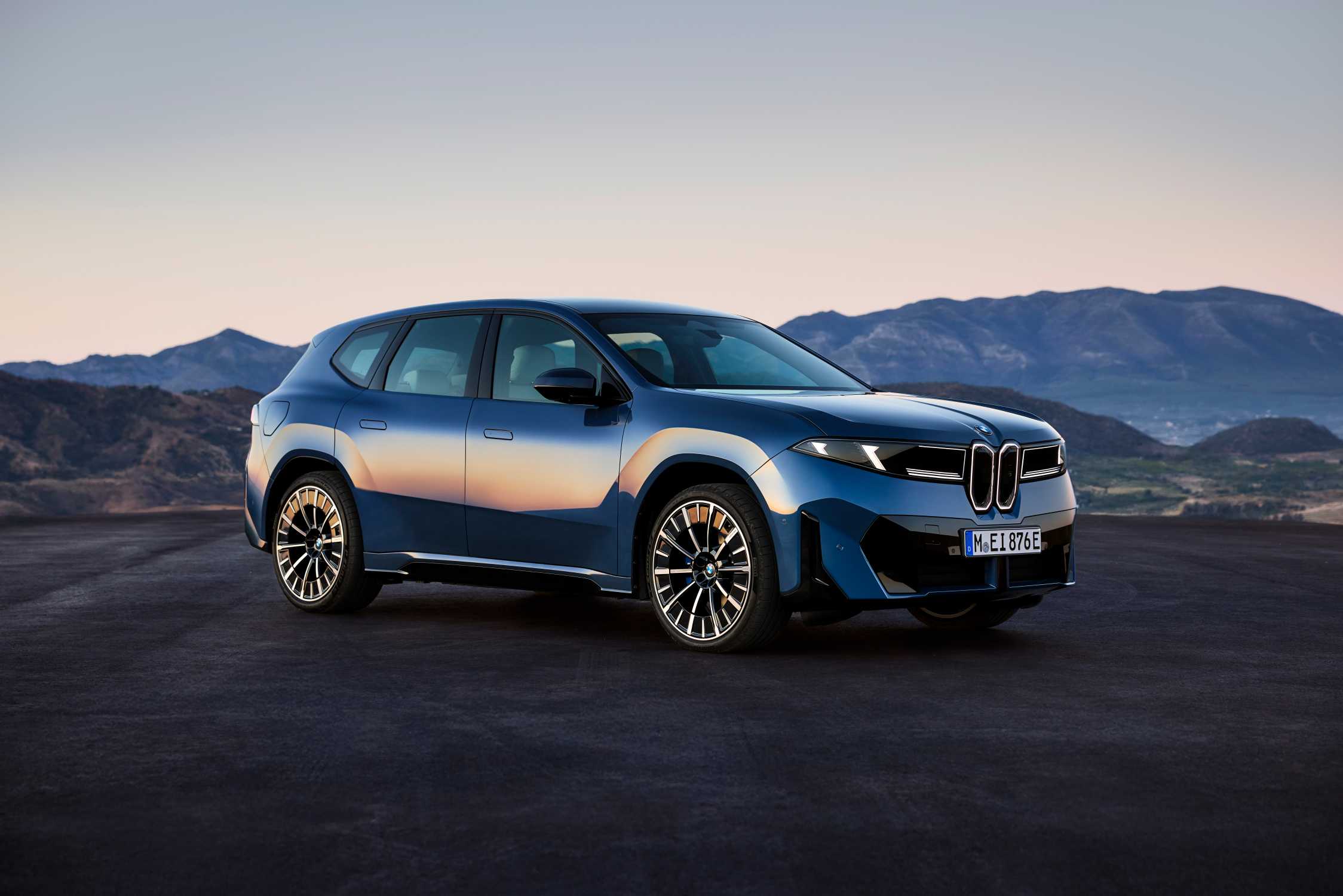BMW iX3 gewinnt doppelt bei den World Car Awards