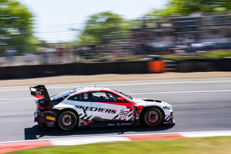 BMW WRT rettet in Brands Hatch ein Podium trotz schwacher Qualifikation