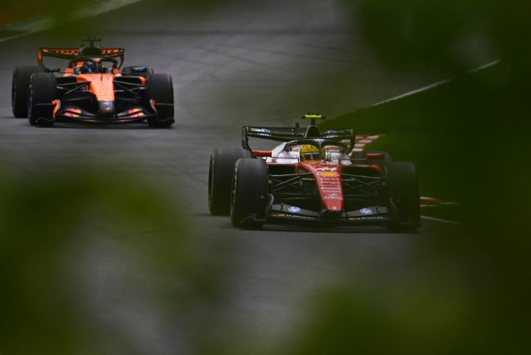 Formel 1: Hamilton kommt ohne Strafe davon – Das steckt hinter der…