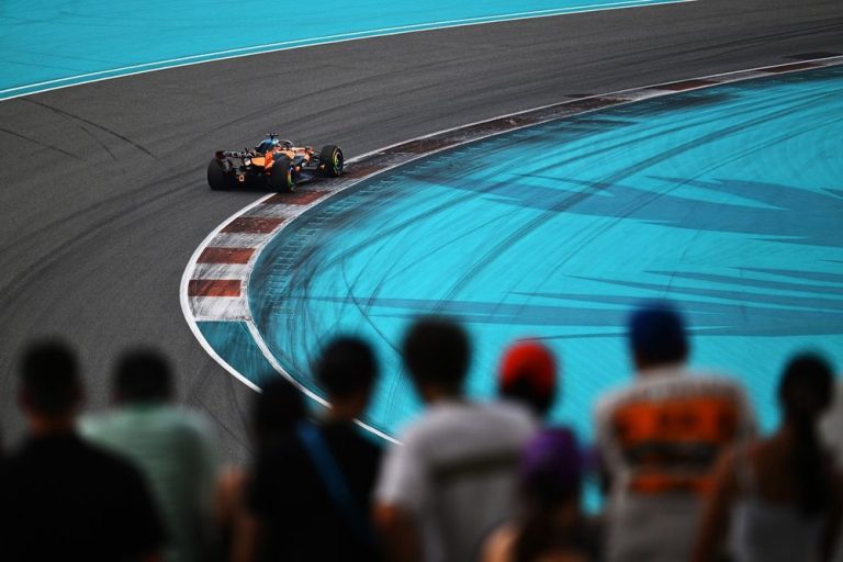 Antonelli sichert Mercedes die Pole in Miami – McLaren patzt