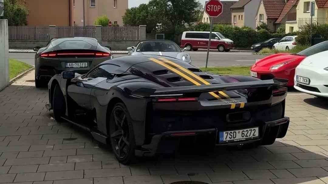 Ferrari F80: Tschechien feiert Premiere mit knalliger Lackierung