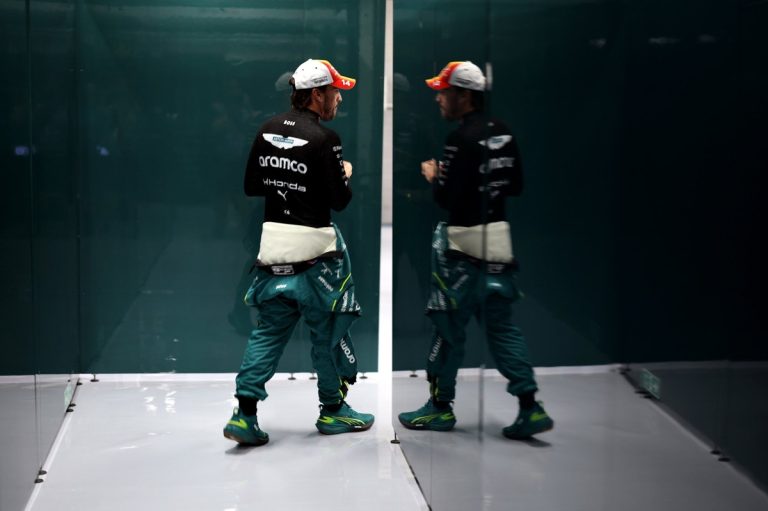 Formel 1: Alonso kämpft mit Aston Martins Tief, Frust und letzte Plätze…