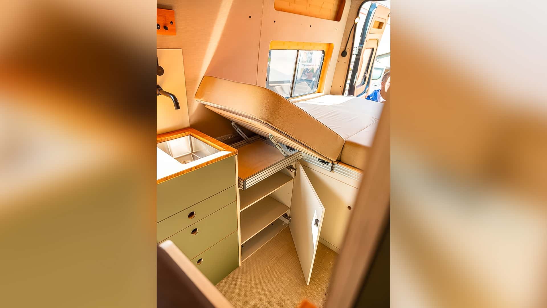 Kompanja Zwei L